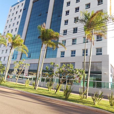 Flat Particular Jade Brasilia 1004 E 1006 Com Garagem Apartment Exterior photo